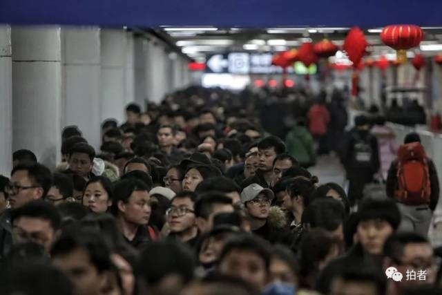 从买菜到领红包,细说排队40余年