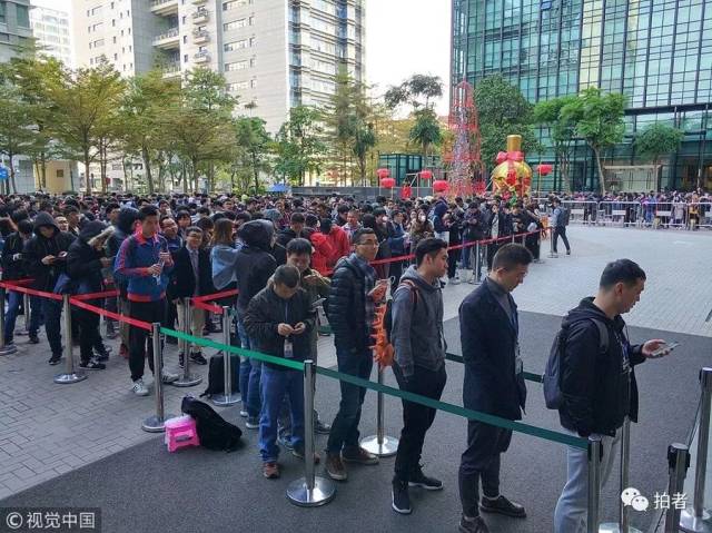 从买菜到领红包,细说排队40余年