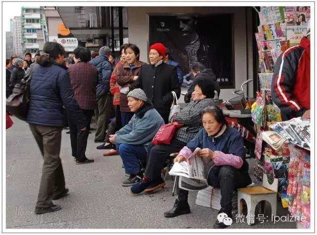 从买菜到领红包,细说排队40余年