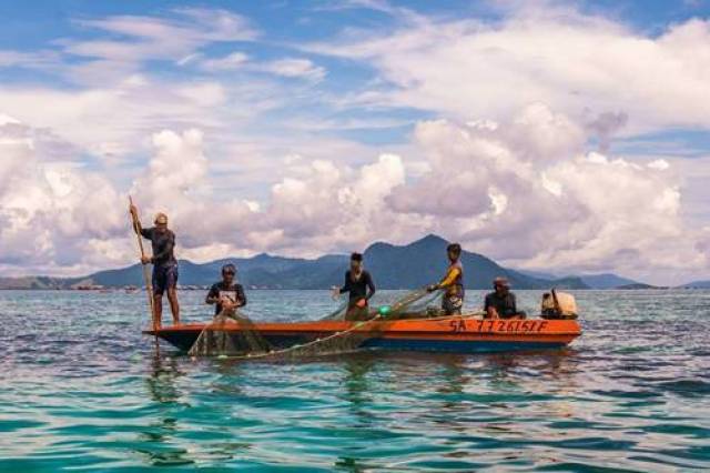 海上游牧者:东南亚巴瑶族人一生生活在海上