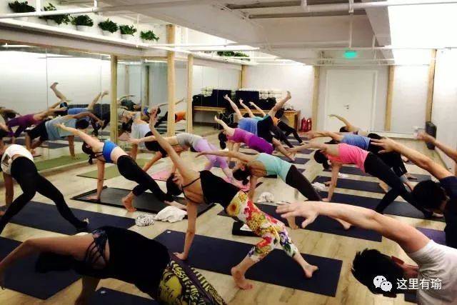 海宁两美女老板娘搞了个重量级瑜伽馆!邀你免费上课!还有独一无