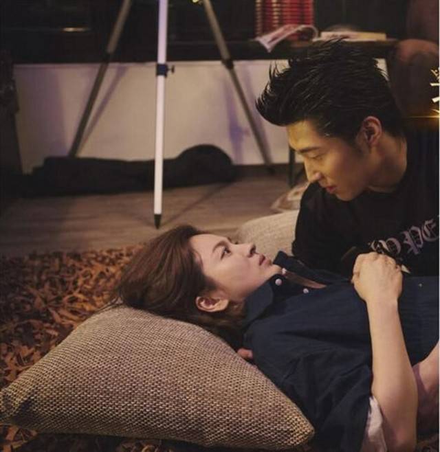 职场剧《十年三月三十日》,2018年与迪丽热巴主演《日月传奇》开机