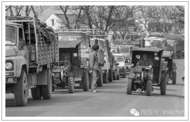 从买菜到领红包,细说排队40余年