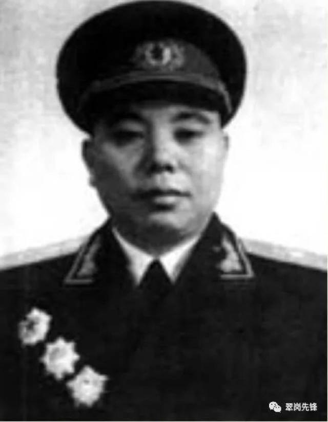 宁都籍开国少将黄径琛招待家乡来客的