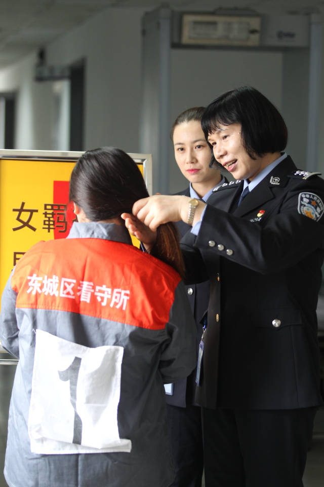 为首都警花点赞:北京市公安局东城分局优秀女民警周茂丽