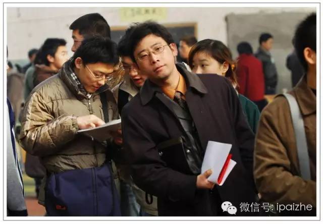 从买菜到领红包,细说排队40余年