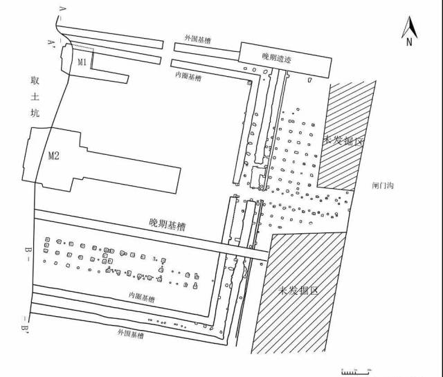 根据内外基槽的形状,结构及填土特征判断,内圈基槽应为陵园垣墙基槽