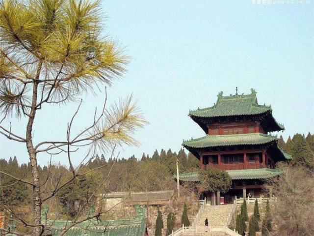 月山寺位于河南省焦作市博爱县月山镇境内,始建于公元 1158年,是历史