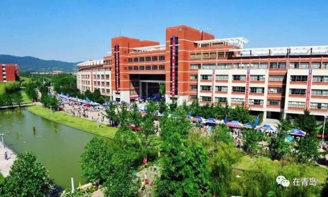 山东科技大学青岛校区位于黄岛小珠山脚下,风景秀丽.