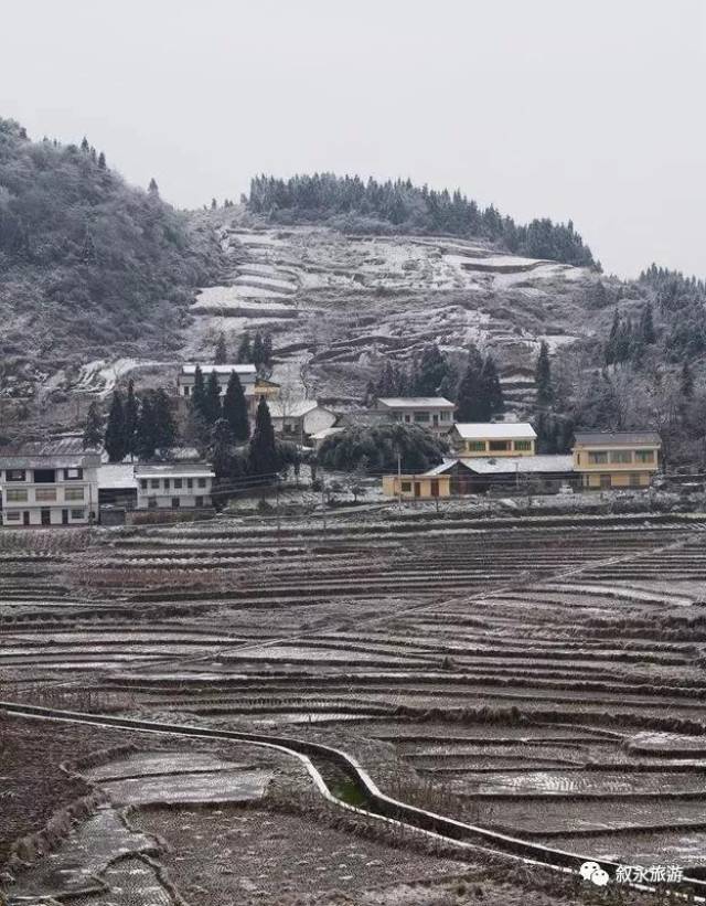 烟波凉湖位于叙永县摩尼镇联盟村,距摩尼镇约3公里,距纳黔高速高桥