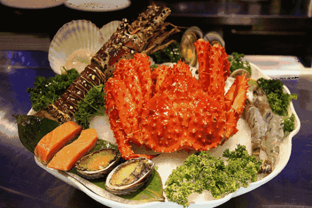 闹元宵咯 千门万户曈曈日 元宵佳节的饕餮大餐 一定得有帝王蟹才够