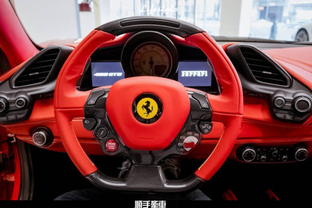 别在纠结自吸了——法拉利488 gtb