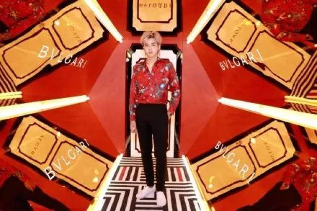 影视明星频频时装周打卡，资源进阶之路必通关时尚？