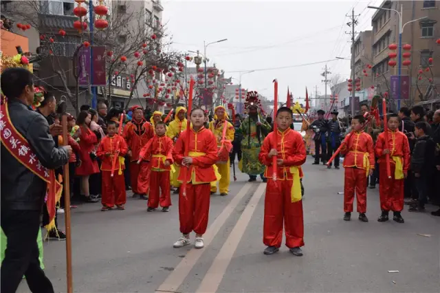 血社火,梿枷社火,地台社火等云集陕西宝鸡陇县正月十五闹元宵大型游演