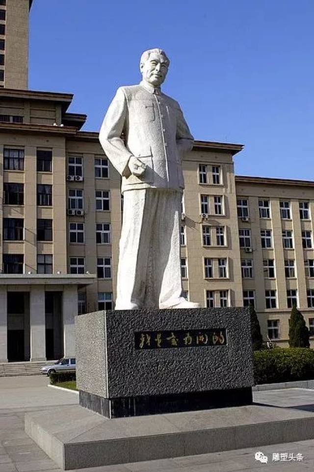 『雕塑头条』纪念周恩来总理诞辰120周年