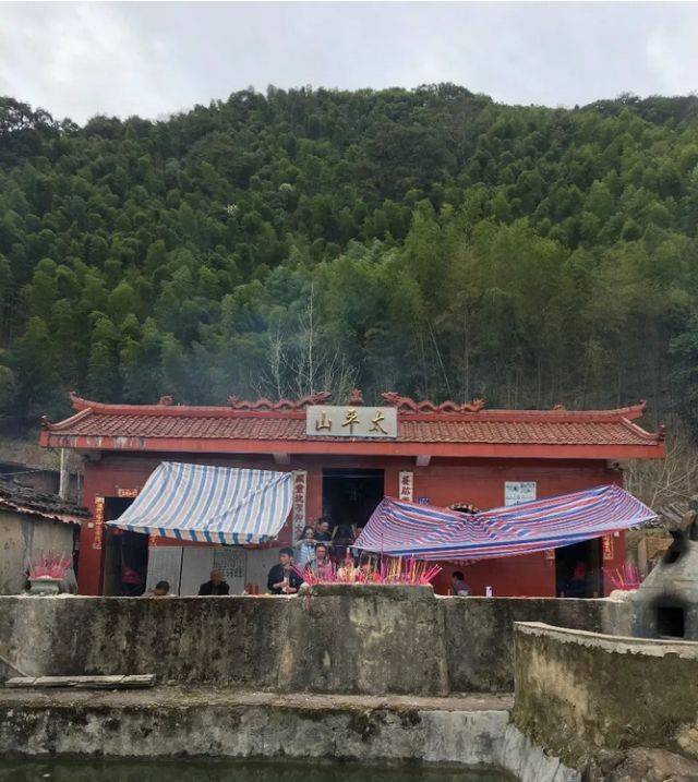 【图为武平县武东镇太平山妈祖庙外景.