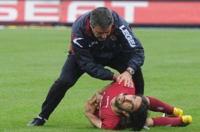 意大利著名后卫昨天猝死,年仅31岁。盘点球员