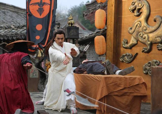 电影《开膛手·华佗》中骆达华饰演华佗行侠仗义,原来神医华佗的武功