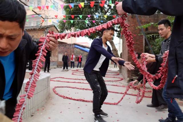 别拦我，我要去茂名“食年例”！