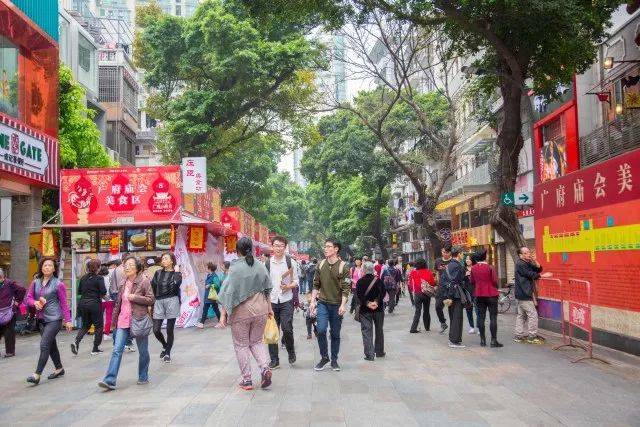 美食街必食第一位 港式太爷鸡(小编价15蚊一只)