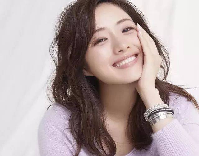 技术贴 | 为什么有些女明星笑起来特别美?(超级浮力)