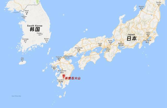 新燃岳火山属于活火山,位于日本九州南部宫崎县与鹿儿岛县交界处的