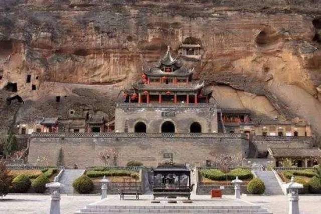 地址:景泰县寺滩乡 寺儿沟石窟又称红罗寺.在靖远县西南寺儿湾村.