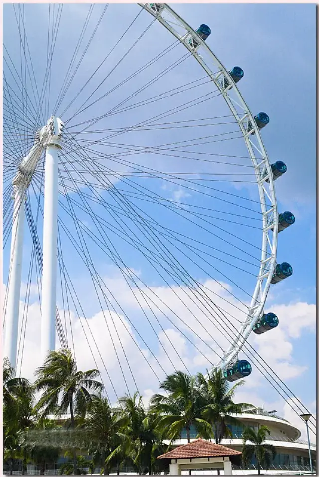 新加坡摩天观景轮 singapore flyer是 全世界最高的摩天轮!