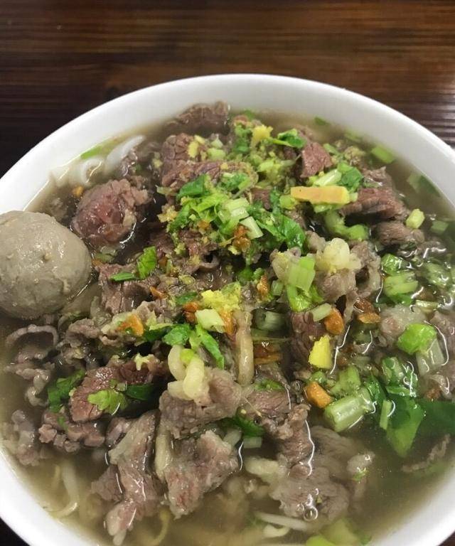 牛肉粿条 牛杂粿条(浓汤)