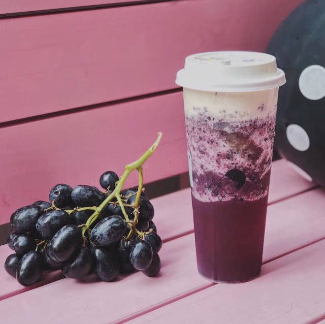 喜茶新品芝芝黑提:漂洋过海来甜你!