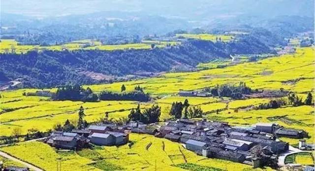 交通信息:可乘坐飞机至腾冲后坐车前往界头镇.
