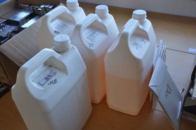 苏州警方破获特大伪劣品牌化妆品案,迪奥、香