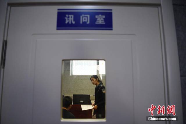长春铁路反扒女警花 抓贼秒变女汉子_手机搜狐网