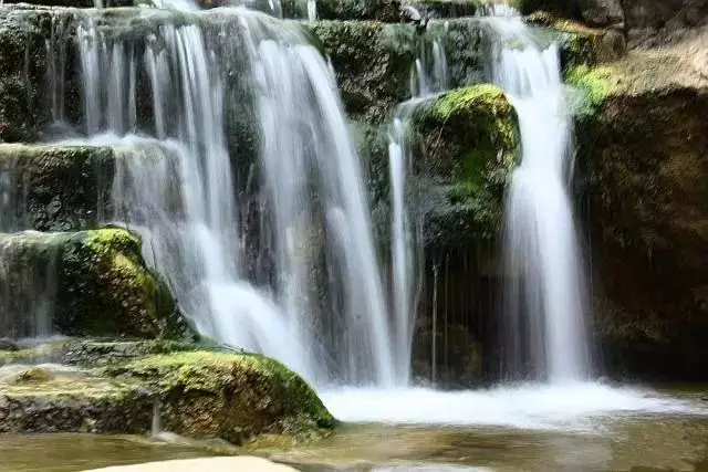壁纸 风景 旅游 瀑布 山水 桌面 640_427