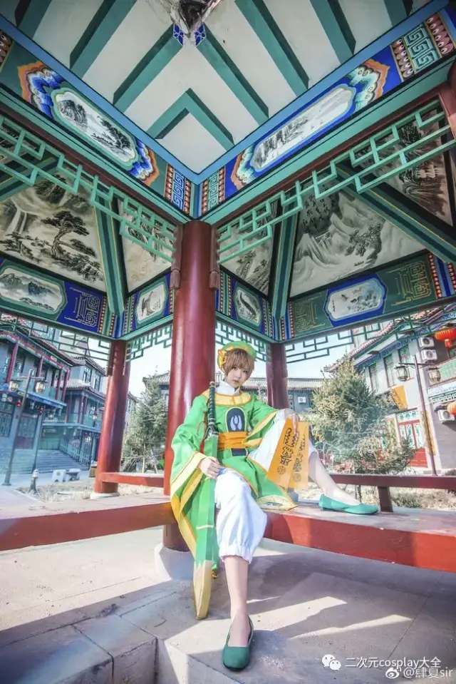 李小狼,《魔卡少女樱》的男主角,香港道士家族"李家"的人,经典服装为
