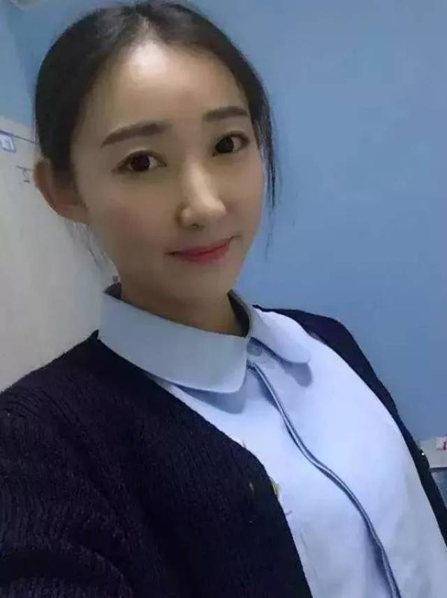 飞机上遇突发情况,包头一美女护士又出名了!你怎么看?