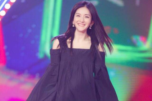 谢娜回归受多个综艺节目争抢,有个节目提前半