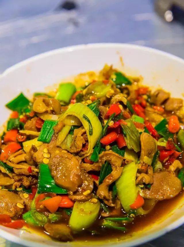 勾起旧时代记忆的一盏灯,那是长沙苍蝇小馆的鼻祖!