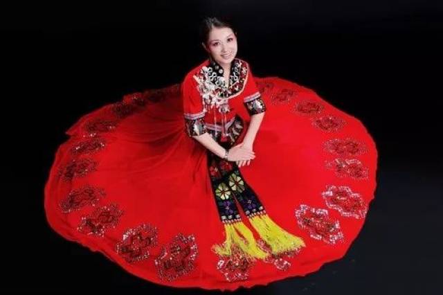 "领秀重庆"人物系列 | 许芳芳:10年,她从酉阳桃花源唱