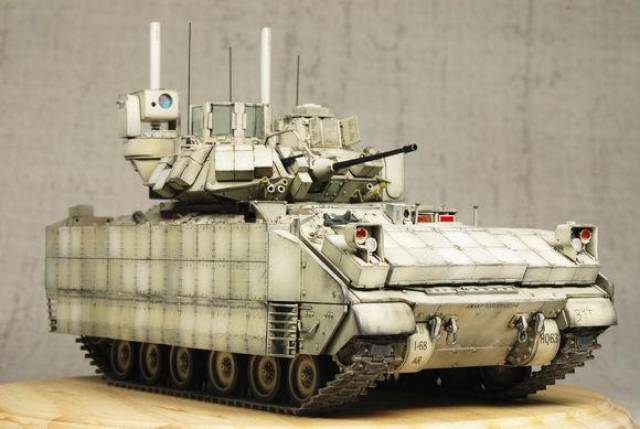 美国——"布雷德利"步兵战车m2a3全内构模型制作