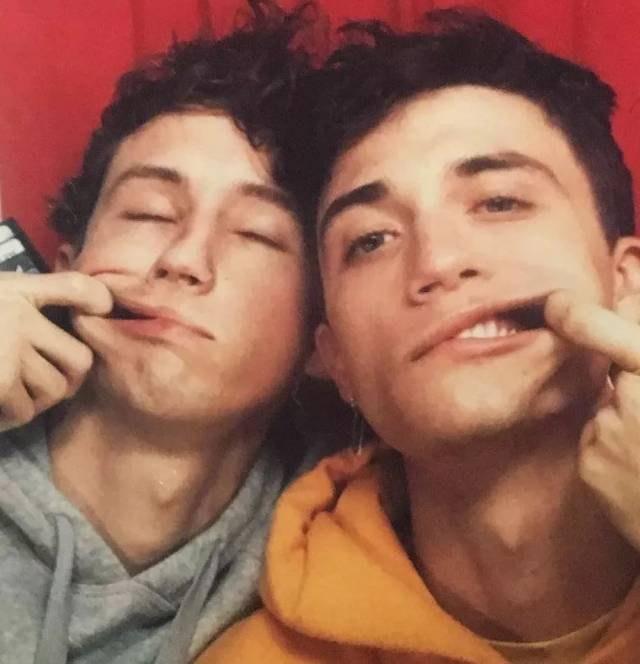 戳爷透露好姐妹sam smith 曾经勾搭过他!