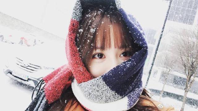 韦神女友蜜蜂仔:养活了韦神,养活了4AM!网友:我想起了UU妹