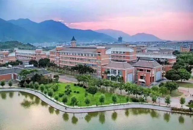 福建师范大学 这里拥有大量欧式建筑群,堪称"福州城中的小"欧洲"".