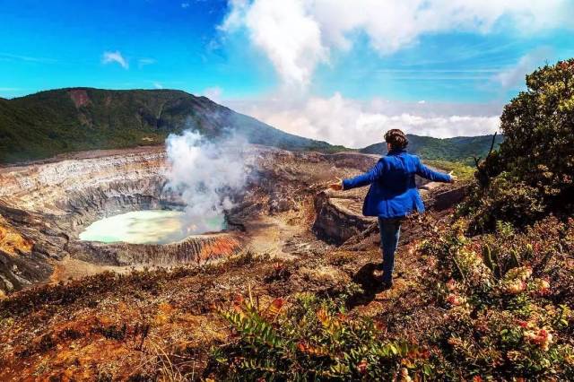 又一座美爆全球的火山之国出现!有条件「免签,幸福指数超北欧