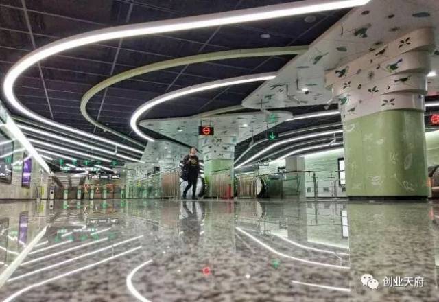 成都地铁1号线三期车站今日亮相!