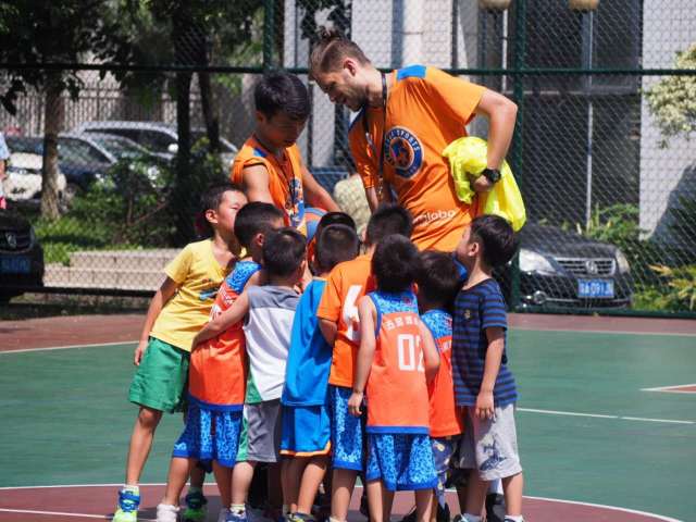 广州篮球培训机构 五星体育运动篮球训练营