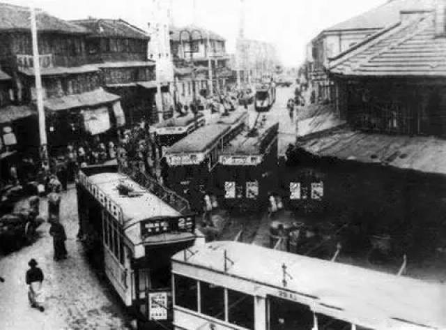 中国50,60年代的城市公交汽车,从画风见证历史改变
