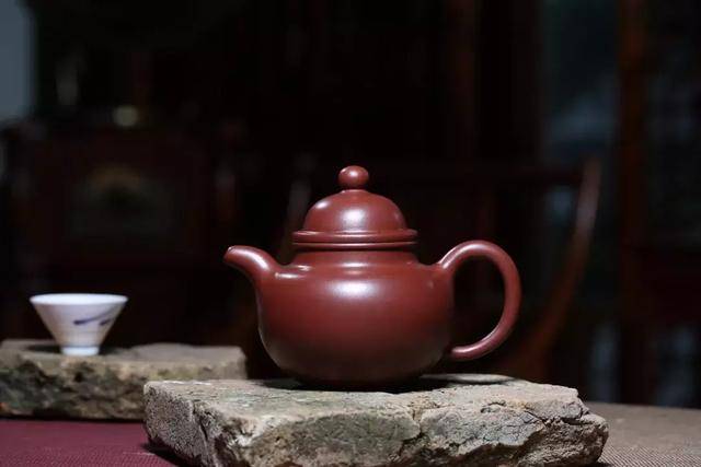 一把紫砂壶,泥料是根本,工艺再好,没有好泥料也是空中楼阁,是不起