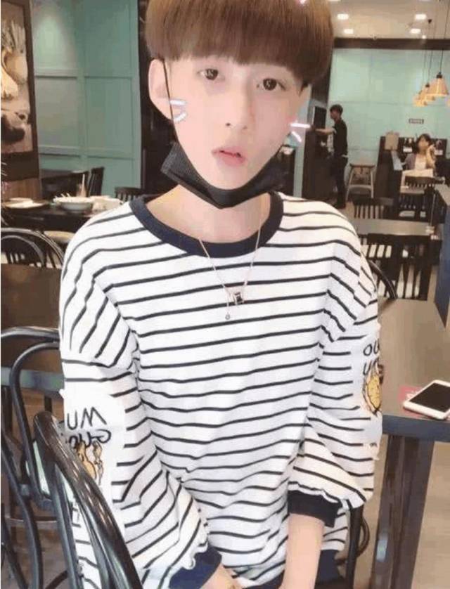 杨清柠儿子已经会叫爸爸了,王乐乐直播带孩子