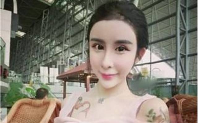 中外混血女孩整容成芭比，竟因看不起自己的亚洲脸
